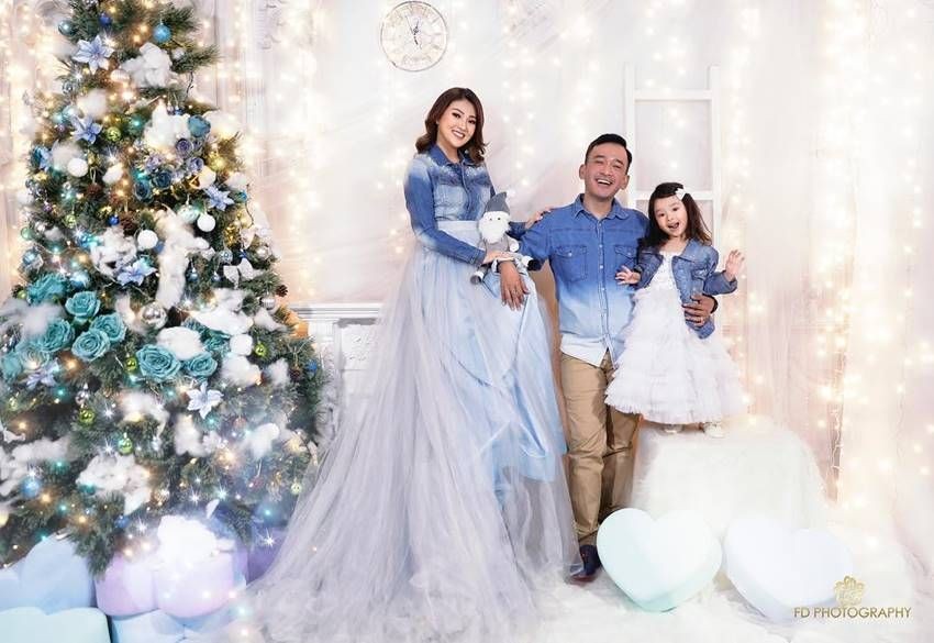 10 Momen Natal Penuh Suka Cita Keluarga Para Selebriti Tanah Air