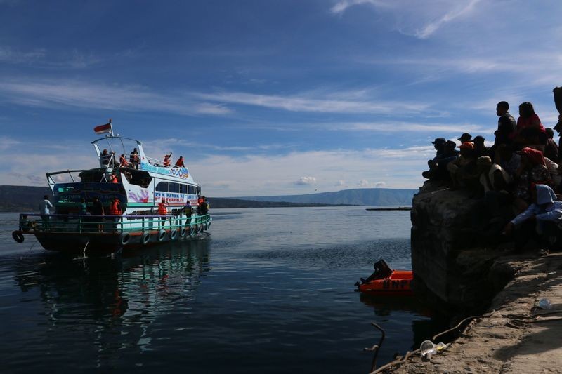 Kunjungan ke Samosir Membludak, Arus Penyeberangan Danau Toba Lancar