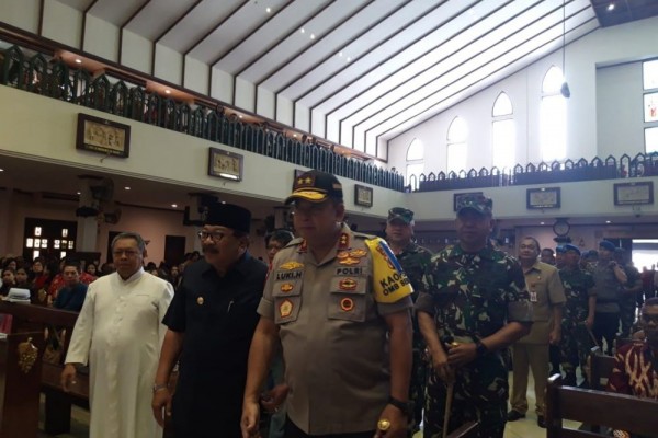 Kunjungi Gereja Santa Maria Tak Bercela, Soekarwo: Assalamualaikum