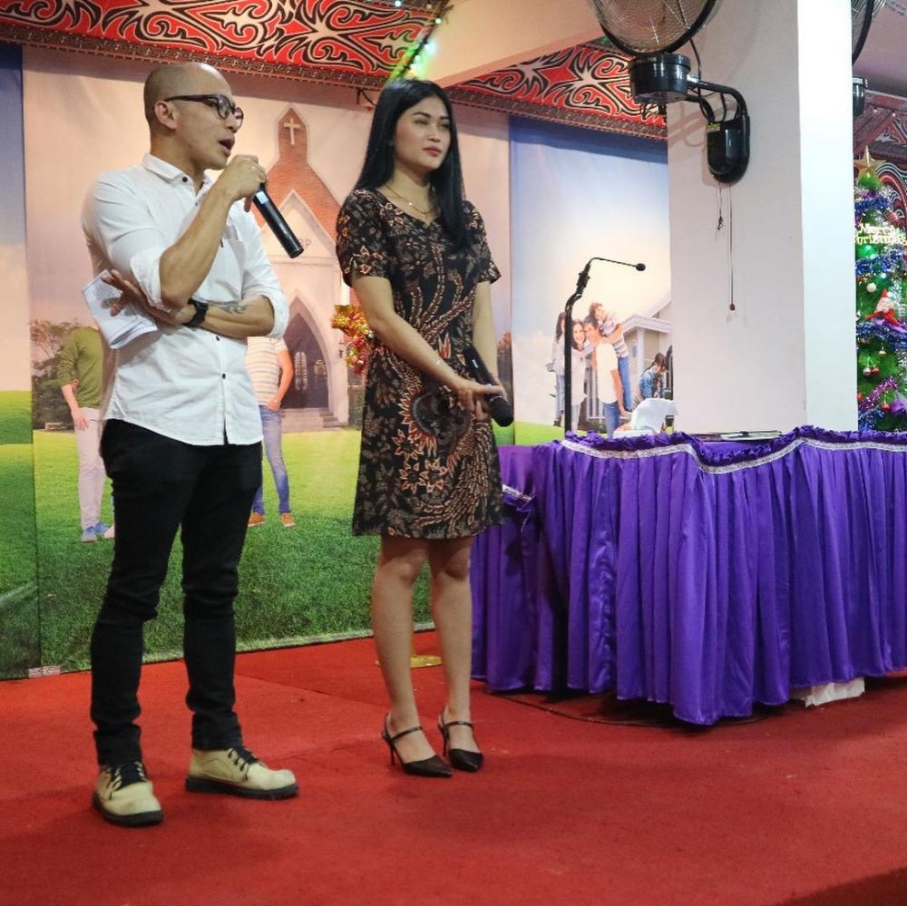 Pindah Keyakinan, 10 Foto Perayaan Natal Ovy Sovianti eks Duo Serigala