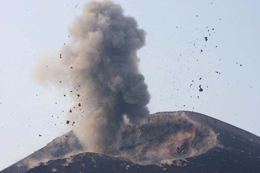 7 Dampak Letusan Gunung Krakatau 1883, Langit Dunia Jadi Gelap Gulita!