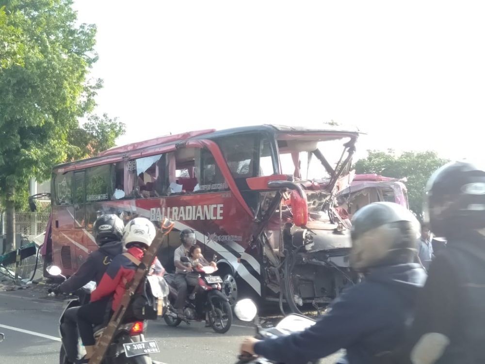 Tabrakan Maut Antar Bus di Banyuwangi, Tiga Orang Meninggal