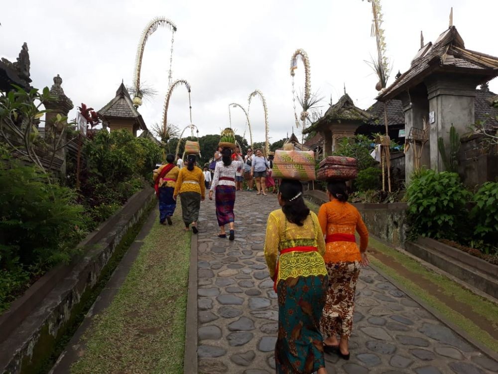 Berani Poligami di Desa Daerah Bali Ini? Bersiaplah Diasingkan