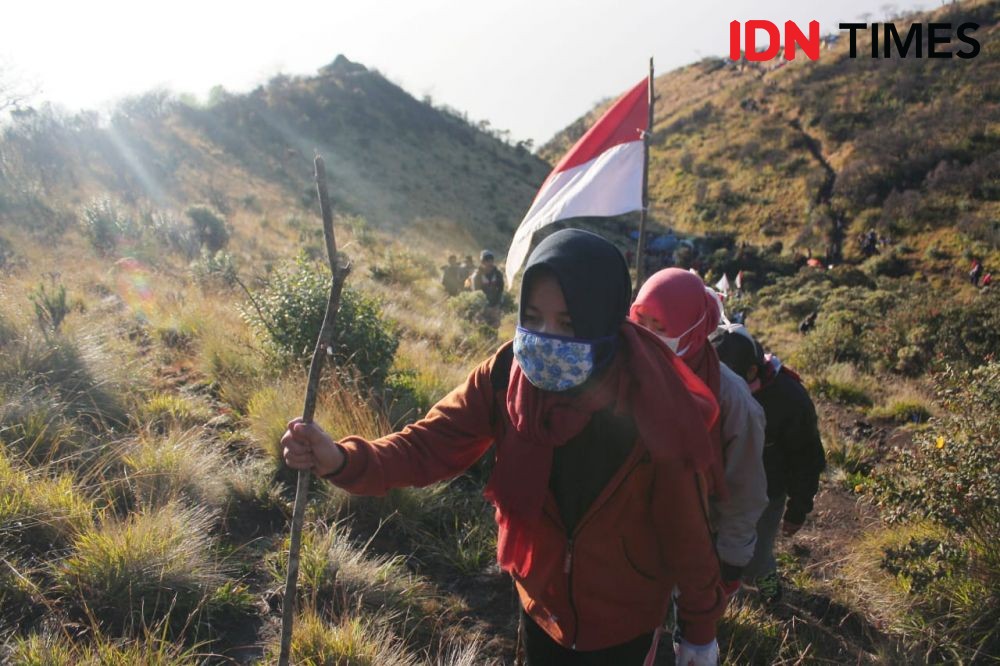 1.000 Pendaki Diprediksi Rayakan Tahun Baru di Puncak Gunung Lawu