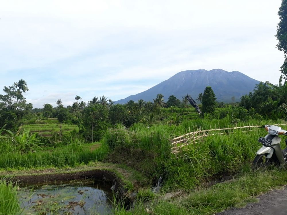 Gunung Agung Erupsi Sebabkan Hujan Pasir di Sejumlah Desa
