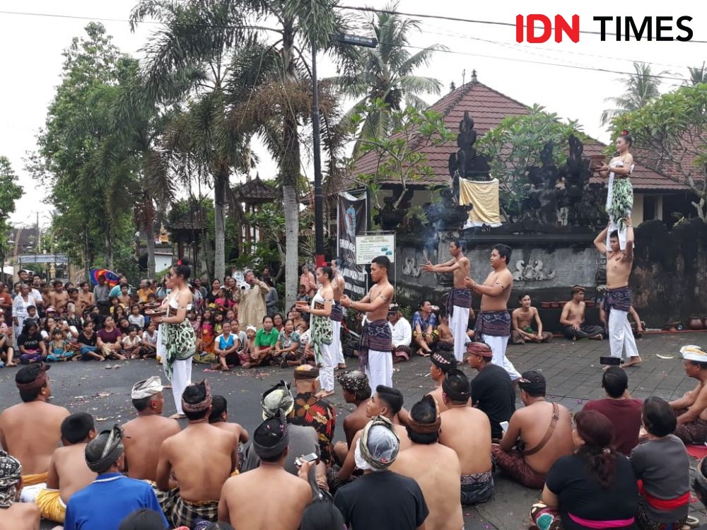 Tradisi Unik di Bali, Perang Air Suwat Untuk Melawan Energi Buruk