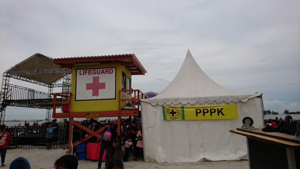 FOTO: Begini Serunya Tahun Baruan di Pantai Ancol!