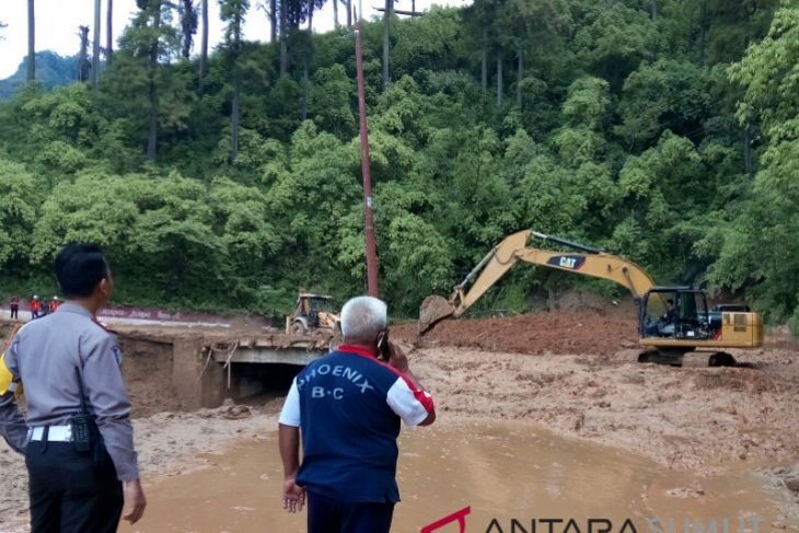 Polres Simalungun Fokus  Antisipasi Jalur Longsor saat Mudik Lebaran