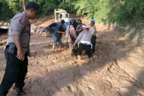 Polres Simalungun Fokus Antisipasi Jalur Longsor saat Mudik Lebaran