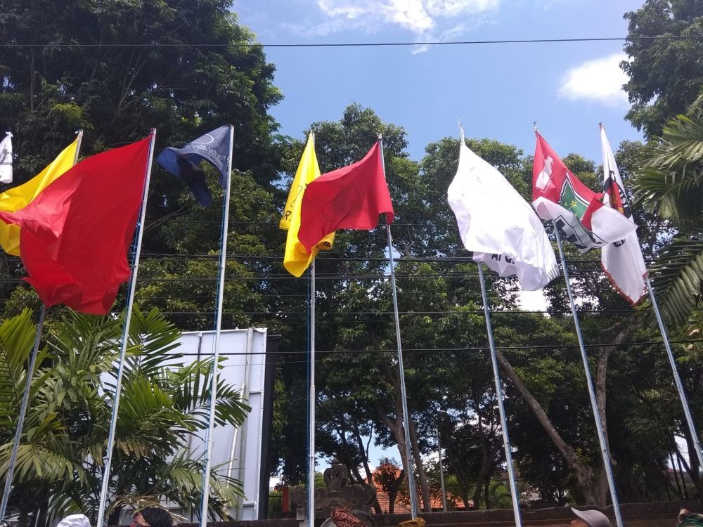 Dendam Bendera Parpol Diturunkan, Gung Balang Hajar Tetangga