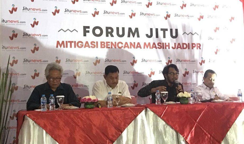 Surono: Jangan Kriminalisasi Gunung Anak Krakatau