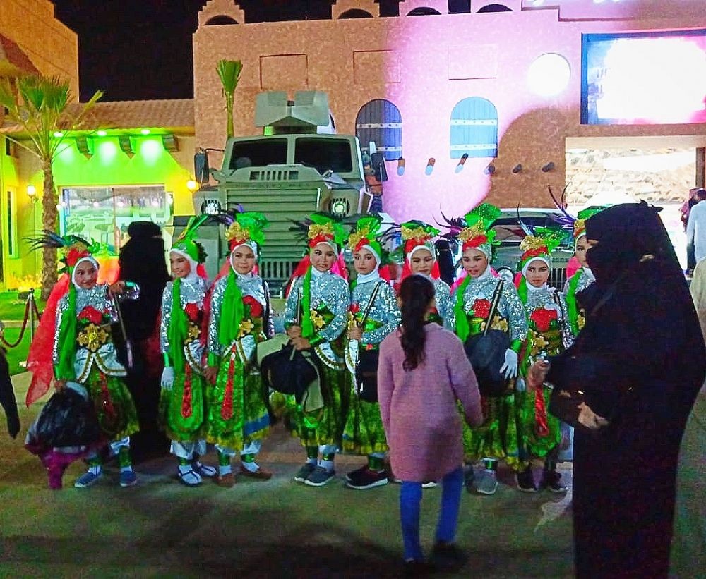 Puluhan Seniman Banyuwangi Tampil di Festival Janadriyah Arab 