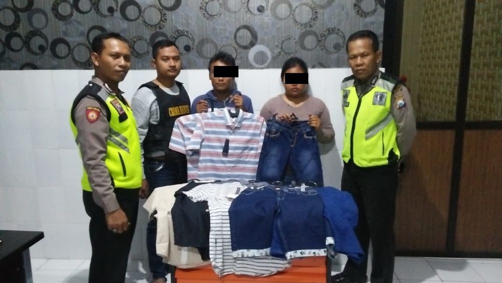 Sepasang Suami Istri Asal Kota Mojokerto Mencuri Pakaian di Gresik