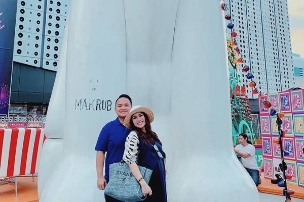 Hamil Besar, 10 Potret Babymoon Momo Geisha ke Thailand