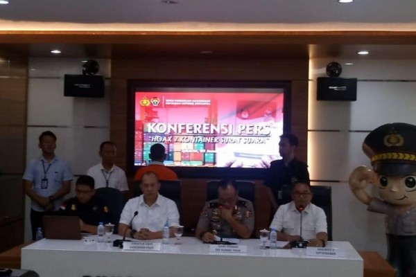 Polisi Tangkap Otak Penyebaran Hoaks 7 Kontainer Surat Suara Dicoblos