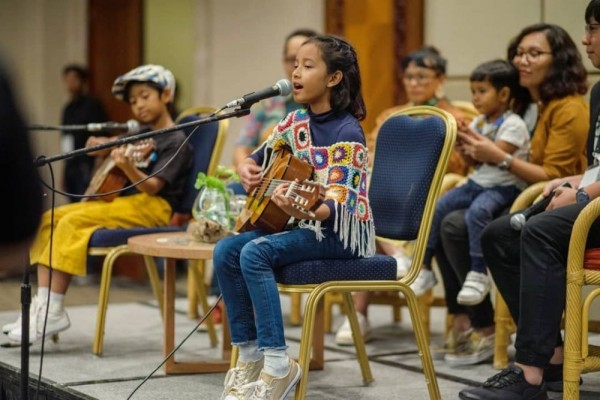 Berbakat, 10 Momen Tiga Anak Dwi Sasono dan Widi Mulia Bermusik