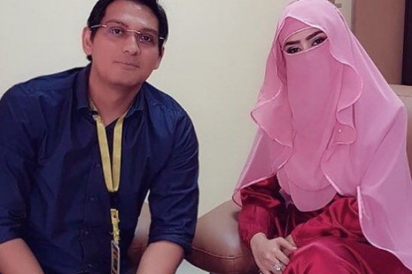 Lama Tak Muncul, 10 Penampilan Tiara Dewi 'Syahrini KW' Bikin Pangling