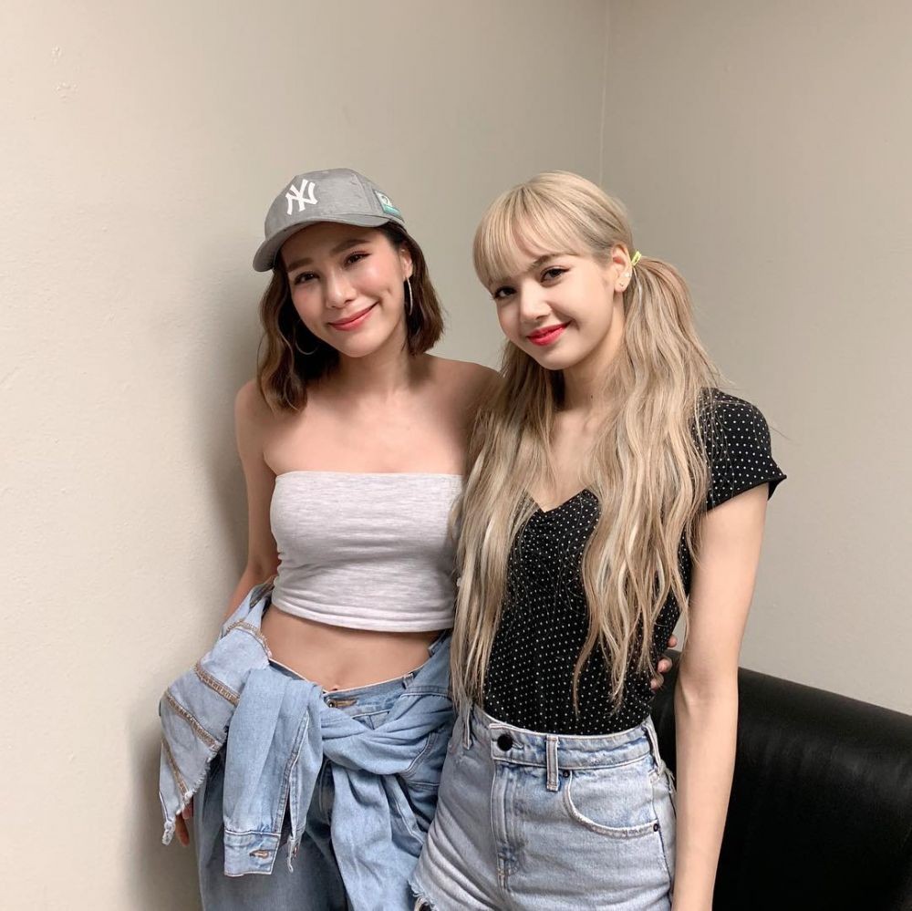 Konser Di Bangkok 10 Potret Kedekatan Lisa Blackpink Seleb Thailand