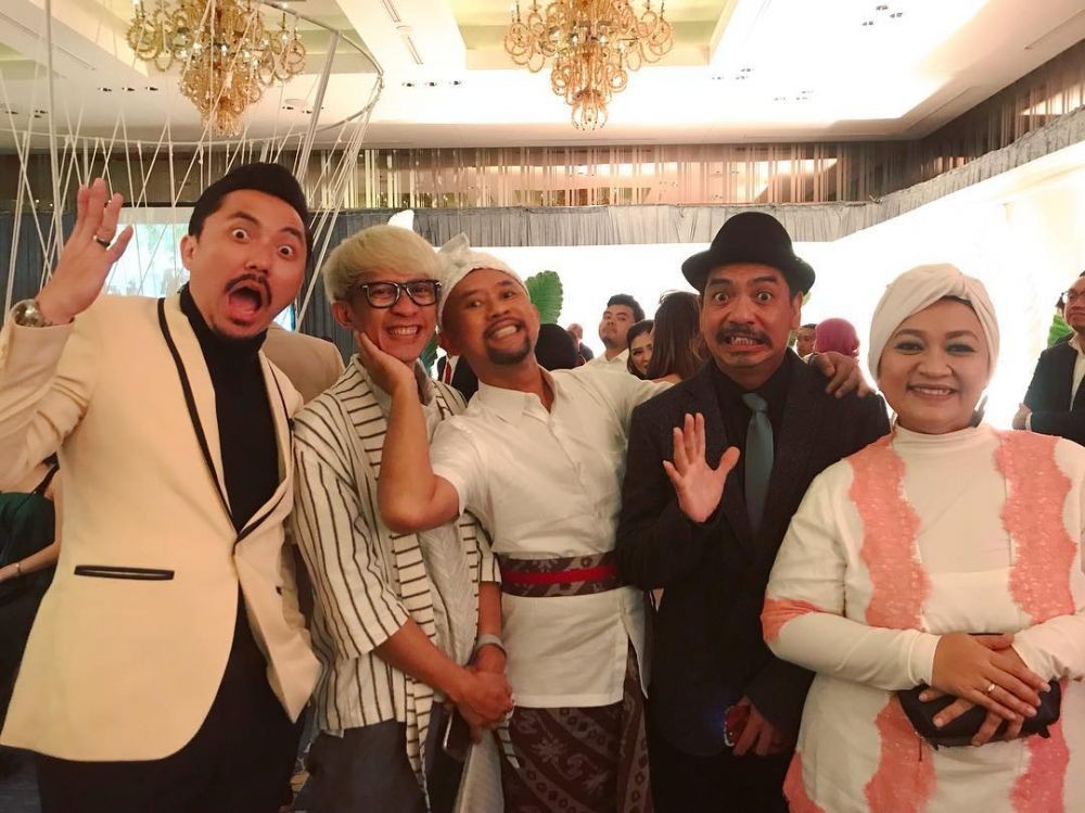 10 Potret Artis Hadiri Nikahan Edric, Geng Extravaganza Hadir, Lho!