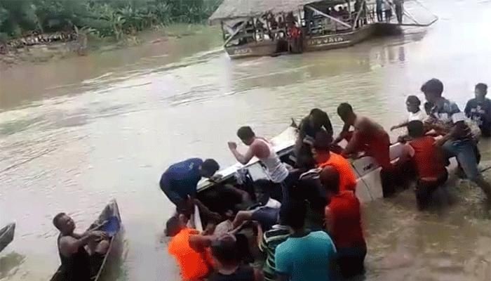 Mobil Tercebur ke Sungai, Lima Orang Tewas Terperangkap di Dalam