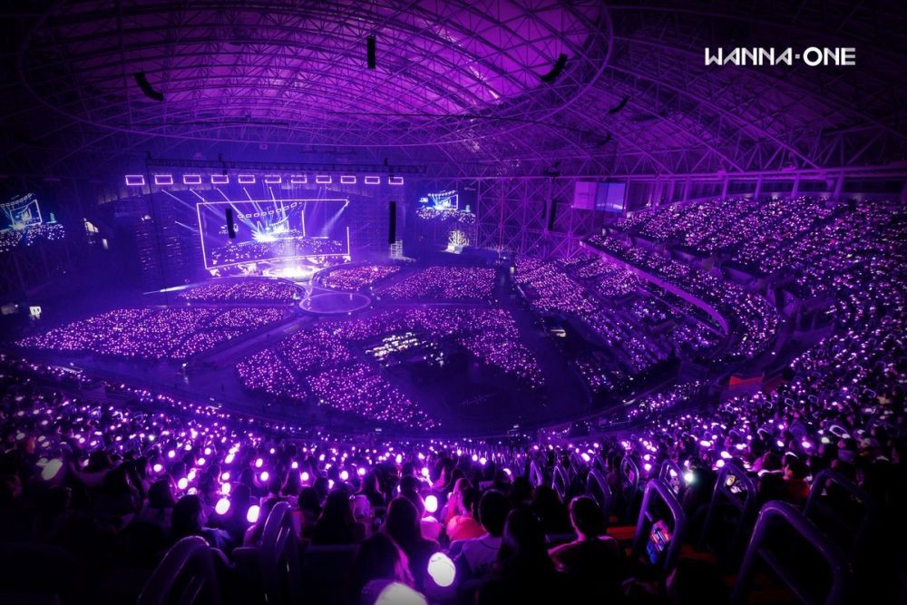 15 Potret Kebersamaan Terakhir Wanna One di Konser Perpisahan, Sedih!