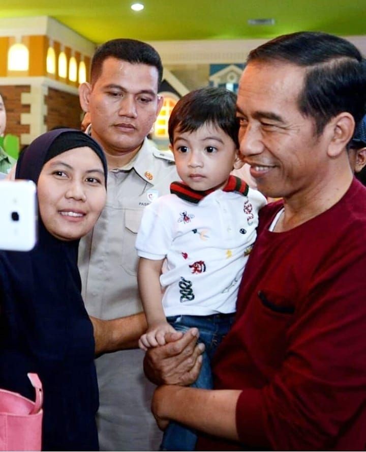 Kubu Jokowi dan Prabowo Kompak Sukai Jan Ethes