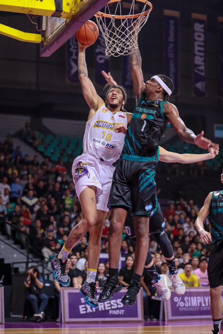 Asean Basketball League, CLS Knights Sapu Bersih Laga Kandang