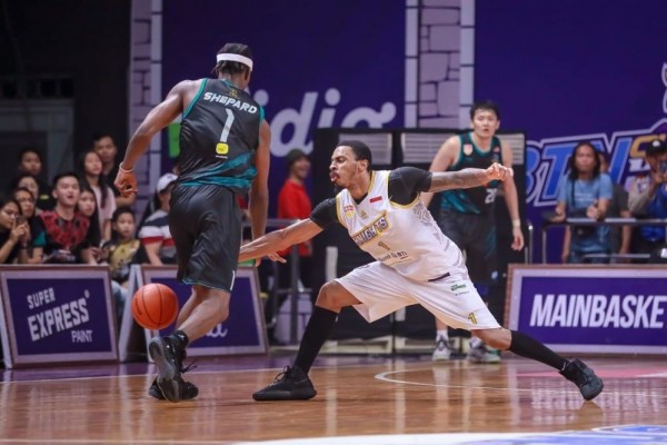 Asean Basketball League, CLS Knights Sapu Bersih Laga Kandang