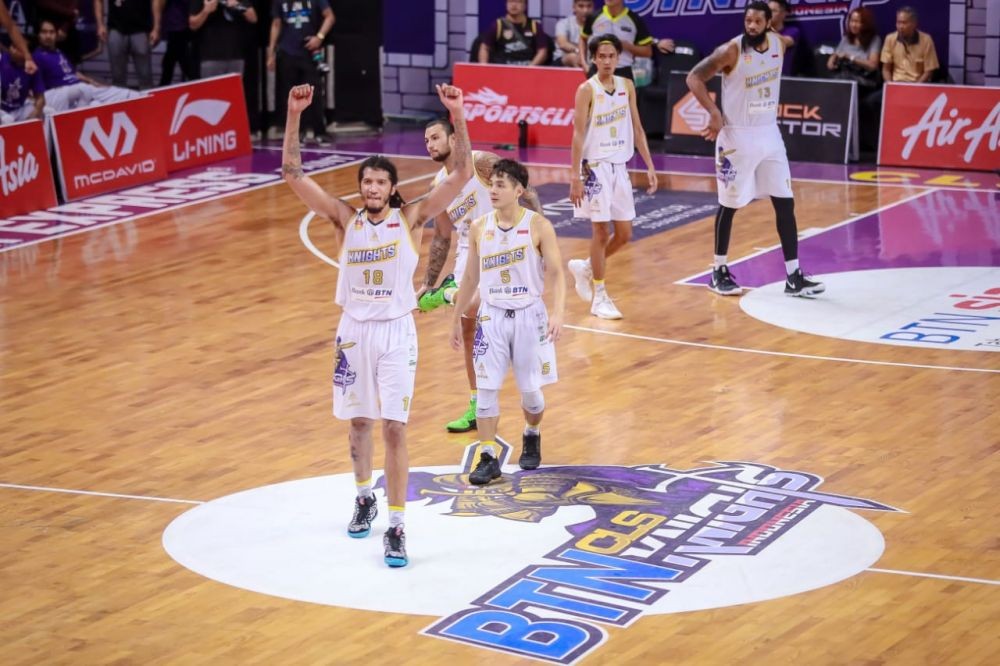 Asean Basketball League, CLS Knights Sapu Bersih Laga Kandang