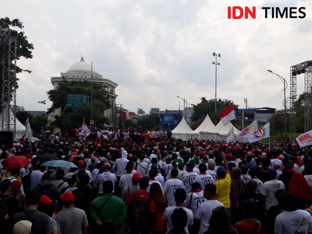 Risma Kampanyekan Jokowi di Hadapan Ribuan Alumni Perguruan Tinggi