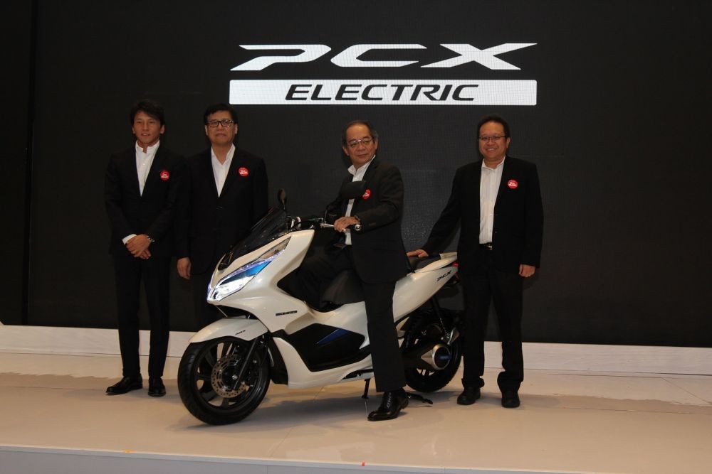 WOW! Honda PCX Listrik Mampu Tempuh Jarak 69 Kilometer Sekali Charge