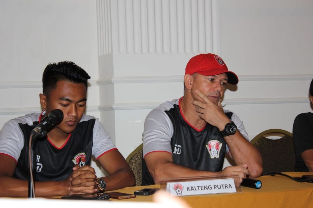 Termasuk Mario Gomez, 4 Pelath Asing Ini Layak Menukangi PSM Makassar