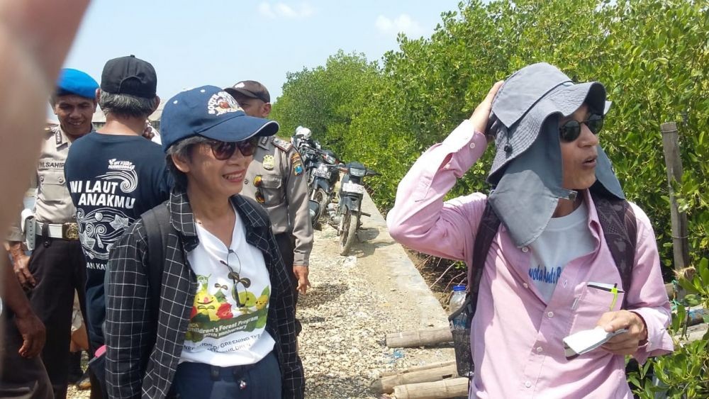 OISCA: Sampah Plastik Ganggu Lahan Konservasi Mangrove di Pamekasan 