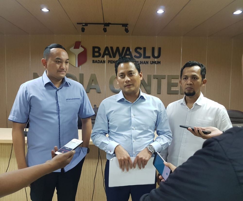 Bawaslu: Prabowo Bukan Dilarang Salat Jumat, Tapi Kampanye di Masjid