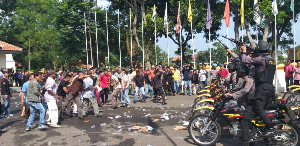 Pasca Bentrokan, Aparat TNI Hentikan Pemagaran Lahan di Brencong