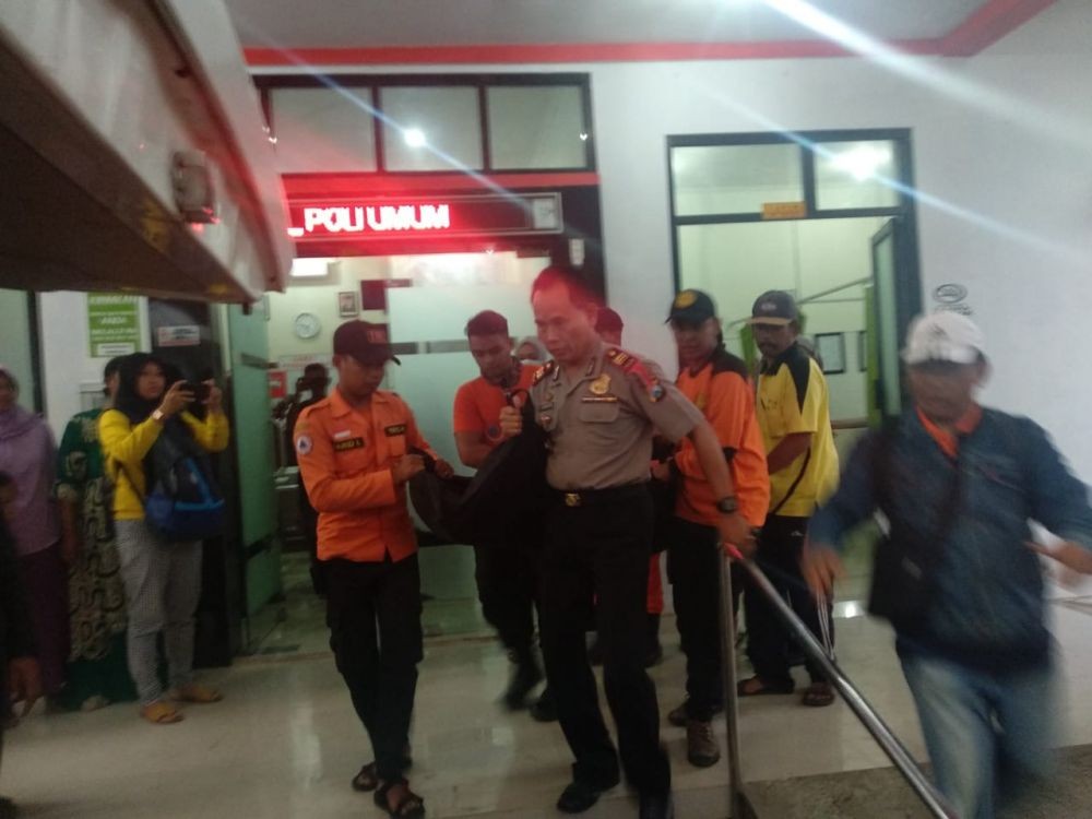 4 Guru Asal Jombang Terseret Ombak di Pantai Payangan, 2 Tewas