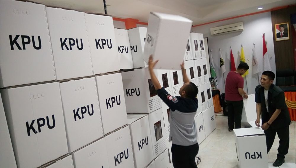Gudang KPU Makassar Tidak Cukup Menampung Kotak Suara Pemilu 