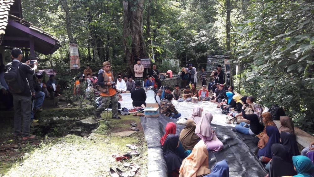 6 Ritual Adat Bandung Barat, dari Hajat Arwah sampai Ngamandian Ucing