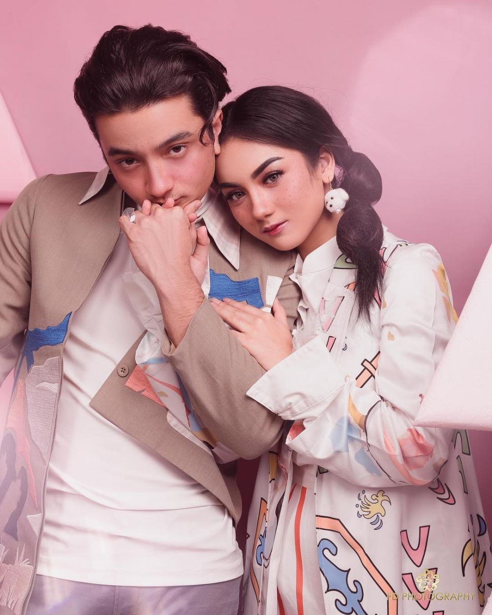 Baru Pacaran 10 Potret Pasangan Artis Ini Sudah Seperti Pre Wedding