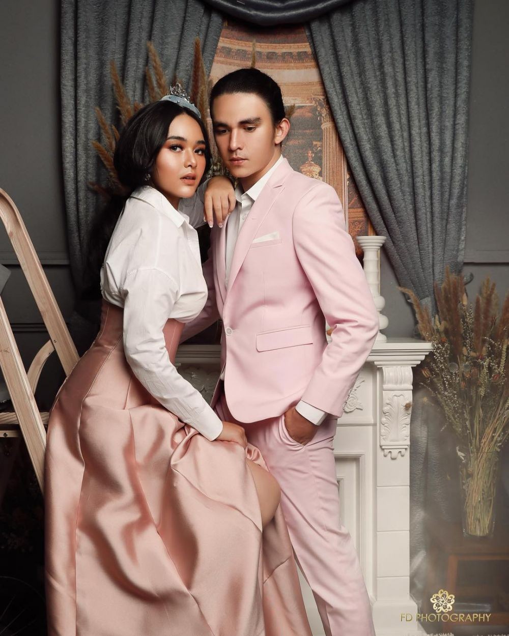 Baru Pacaran 10 Potret Pasangan Artis Ini Sudah Seperti Pre Wedding