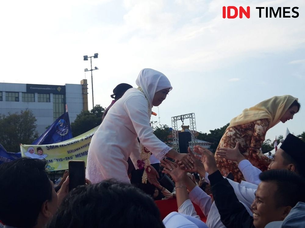 Khofifah Mintakan Doa Buat Ani Yudhoyono pada 99 Dhuafa dan Yatim