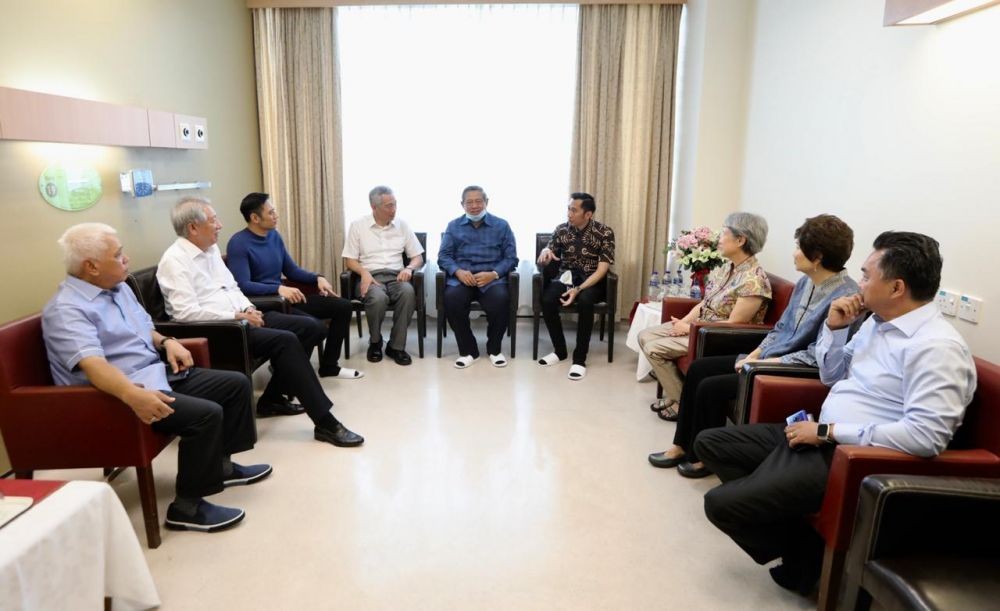 Sakit Kanker Darah, Ani Yudhoyono Dijenguk Perdana Menteri Singapura