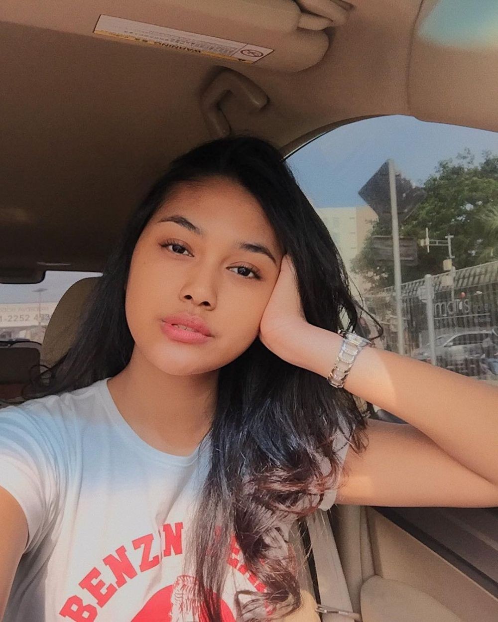 Berusia 18 Tahun, 10 Potret Memikat Princess, Miss Indonesia 2019