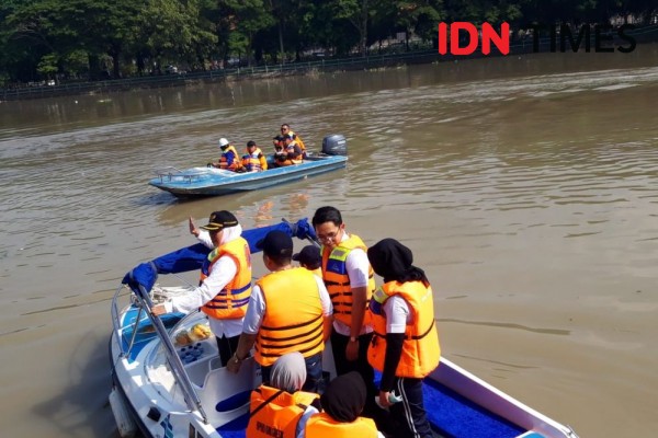 Minggu Pertama Jadi Gubernur Jatim, Khofifah Bersih-bersih Sungai