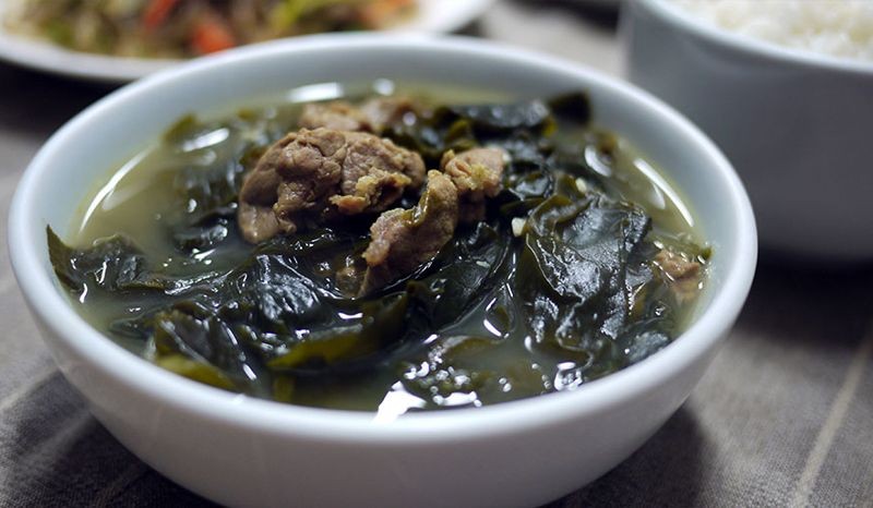 Mau Bikin Sup yang Sering Muncul di Drama Korea? Catat, Ini Resepnya