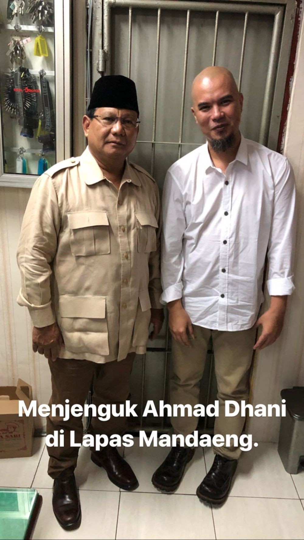 Prabowo Kunjungi Ahmad Dhani yang Ditahan di Rutan Klas 1 Surabaya