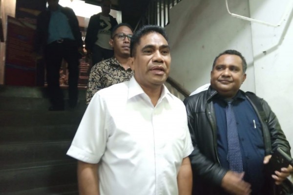 Sekda Papua Resmi Jadi Tersangka, Tapi Kok Ga Ditahan?