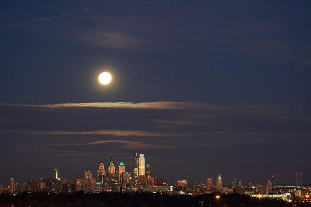 10 Foto Supermoon Paling di Seluruh Dunia, Indonesia Gak Kalah Keren