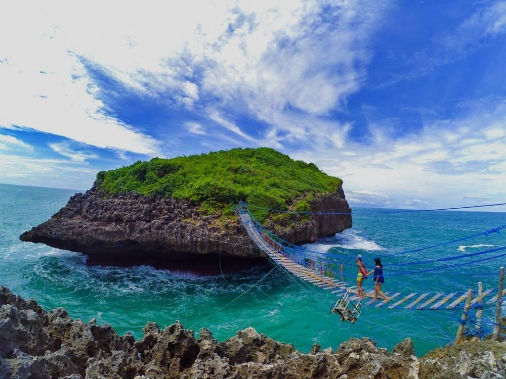 11 Pesona Pulau Kalong yang Cantik, Serasa di Bali