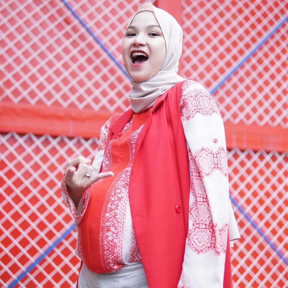 Bahagia Lahirkan Anak Kedua, Inilah 10 Momen Kehamilan Marsha Natika